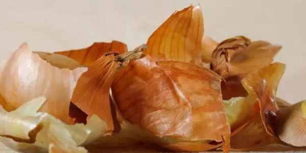 Evde herkes atıyor ama kabuğunun işlevi çok! Duyunca hayret edeceksiniz: İşte soğan kabuğuyla yapabilecekleriniz 5